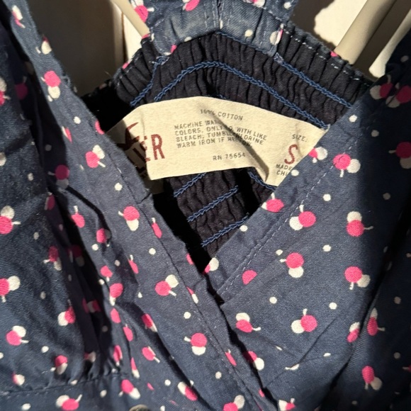 HOLLISTER DRESS SIZE S EUC - Picture 3 of 4